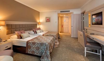 Imagine pentru Hotel Miracle Resort 5* valabile pentru Paste  2026