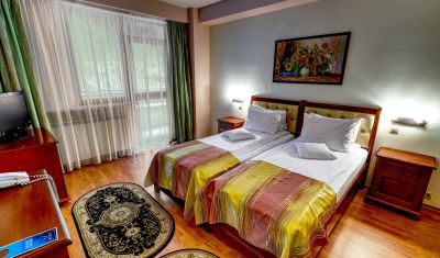 Imagine pentru Hotel Nemira 4*  valabile pentru Paste  2026