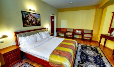 Imagine pentru Hotel Nemira 4*  valabile pentru Paste  2026