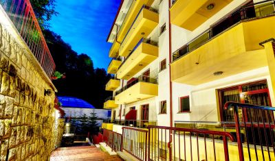 Imagine pentru Hotel Nemira 4*  valabile pentru Paste  2026