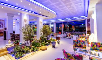 Imagine pentru Hotel Phoenicia Luxury 4* valabile pentru Paste  2026