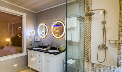 Imagine pentru Hotel Phoenicia Royal 5* valabile pentru Paste  2026