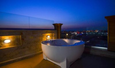 Imagine pentru Hotel Phoenicia Royal 5* valabile pentru Paste  2026