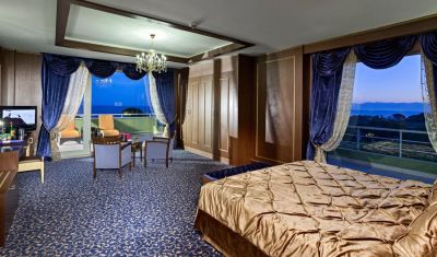 Imagine pentru Hotel Pine Beach Belek 5*  valabile pentru Paste  2026