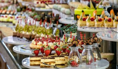 Imagine pentru Hotel Pine Beach Belek 5*  valabile pentru Paste  2026