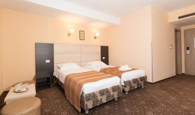 Imagine pentru Hotel Q Brasov 3* valabile pentru Paste  2026