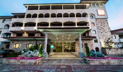 Imagine pentru Hotel Royal Palace Helena Park 5* valabile pentru Paste  2026