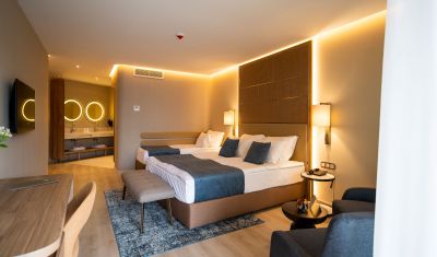 Imagine pentru Hotel Wave Resort 5* valabile pentru Paste  2026