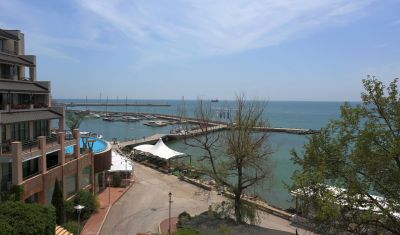 Imagine pentru Hotel White House 3*  valabile pentru Paste  2026