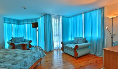 Imagine pentru Hotel White House 3*  valabile pentru Paste  2026