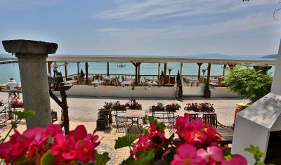 Imagine pentru Hotel White House 3*  valabile pentru Paste  2026