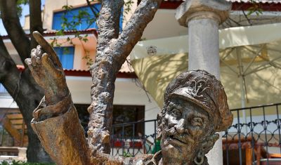 Imagine pentru Hotel White House 3*  valabile pentru Paste  2026