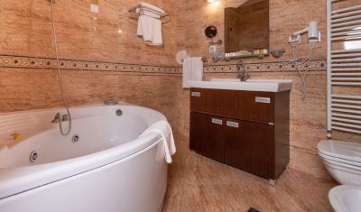 Imagine pentru Hotel Festa Winter Palace 5* valabile pentru Paste si 1 Mai 