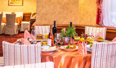 Imagine pentru Hotel Festa Winter Palace 5* valabile pentru Paste si 1 Mai 