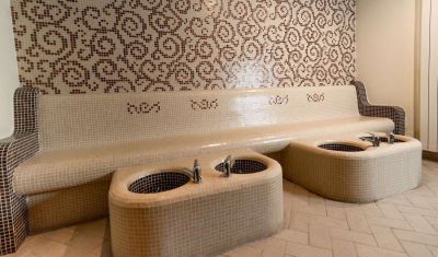 Imagine pentru Hotel Festa Winter Palace 5* valabile pentru Paste si 1 Mai 