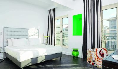 Imagine pentru Paste de 5* la Atena valabile pentru Paste si 1 Mai 