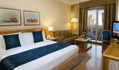 Imagine pentru Hotel Crowne Plaza Dubai Sheikh Zayed 5* valabile pentru Revelion 2024
