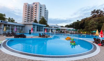 Imagine pentru Hotel International 4* valabile pentru Revelion 2024