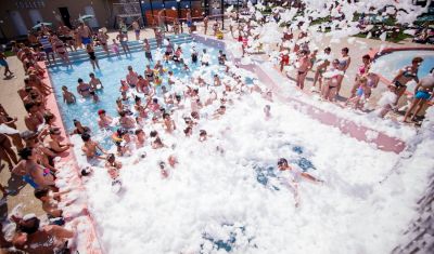 Imagine pentru Hotel Perla 4* valabile pentru Revelion 2024