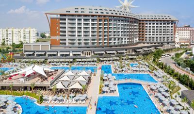 Imagine pentru Hotel Royal Seginus 5* valabile pentru Revelion 2024