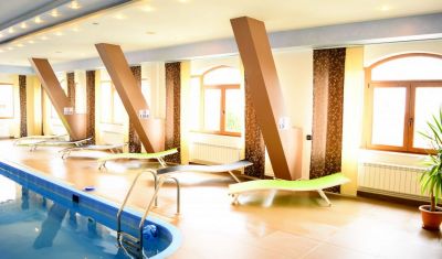 Imagine pentru Complex Turistic Hanul Muresenilor 4*  valabile pentru Revelion 2025