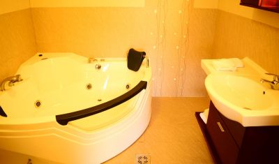 Imagine pentru Complex Turistic Hanul Muresenilor 4*  valabile pentru Revelion 2025