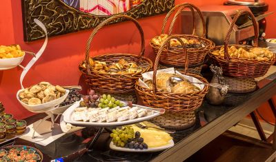 Imagine pentru First Central Hotel Suites 4* valabile pentru Revelion 2025