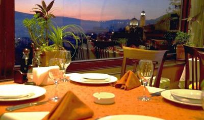 Imagine pentru Grand Hotel Yantra 4* valabile pentru Revelion 2025