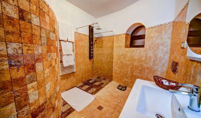 Imagine pentru Hotel Acasa la Dracula 4*  valabile pentru Revelion 2025