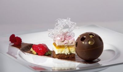Imagine pentru Hotel Aro Palace 5* valabile pentru Revelion 2025