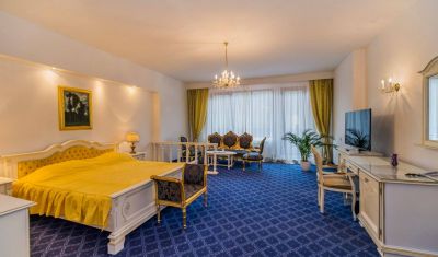 Imagine pentru Hotel Aurelius Imparatul Romanilor 5* valabile pentru Revelion 2025