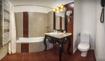 Imagine pentru Hotel Central Park 4*  valabile pentru Revelion 2025