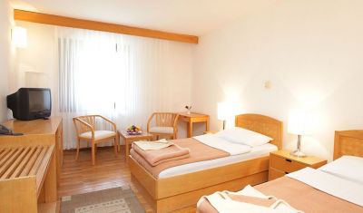 Imagine pentru Hotel Club A 3* valabile pentru Revelion 2025