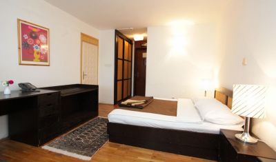 Imagine pentru Hotel Club A 3* valabile pentru Revelion 2025