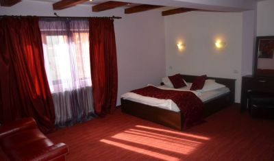 Imagine pentru Hotel Flo Mary 3* valabile pentru Revelion 2025
