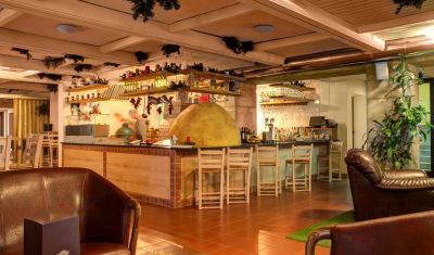 Imagine pentru Hotel Flora Complex 2* valabile pentru Revelion 2025