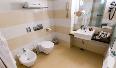 Imagine pentru Hotel Golden Tulip Ana Tower 4* valabile pentru Revelion 2025