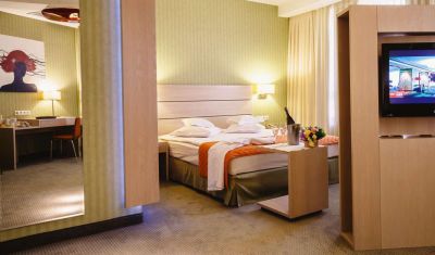 Imagine pentru Hotel Golden Tulip Ana Tower 4* valabile pentru Revelion 2025