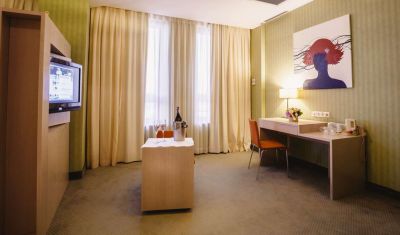 Imagine pentru Hotel Golden Tulip Ana Tower 4* valabile pentru Revelion 2025