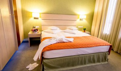 Imagine pentru Hotel Golden Tulip Ana Tower 4* valabile pentru Revelion 2025