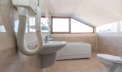 Imagine pentru Hotel Iceberg Bansko 3* valabile pentru Revelion 2025