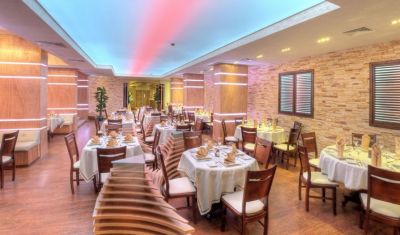 Imagine pentru Hotel Kamelia 4* valabile pentru Revelion 2025