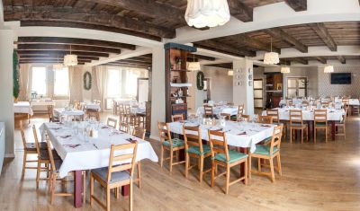 Imagine pentru Hotel Kastel Transylvania 3* valabile pentru Revelion 2025