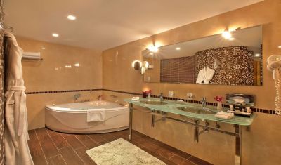 Imagine pentru Hotel Kempinski Grand Arena 5* valabile pentru Revelion 2025