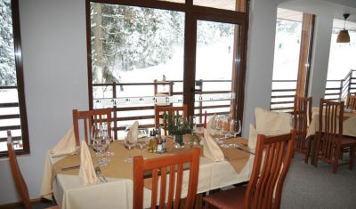 Imagine pentru Hotel Yanakiev Club 4* valabile pentru Revelion 2025