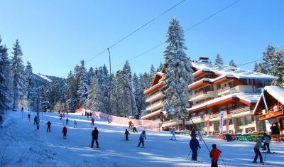 Imagine pentru Hotel Yanakiev Club 4* valabile pentru Revelion 2025