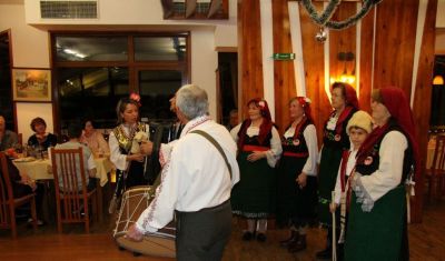 Imagine pentru Hotel Yanakiev Club 4* valabile pentru Revelion 2025