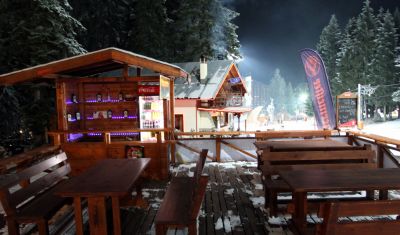 Imagine pentru Hotel Yanakiev Club 4* valabile pentru Revelion 2025