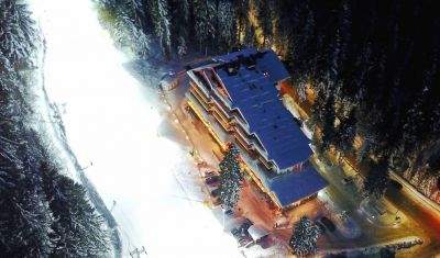 Imagine pentru Hotel Yanakiev Club 4* valabile pentru Revelion 2025