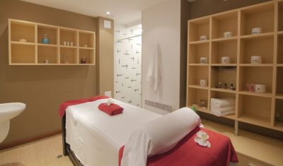 Imagine pentru Local Stay Complex by Best Western valabile pentru Revelion 2025